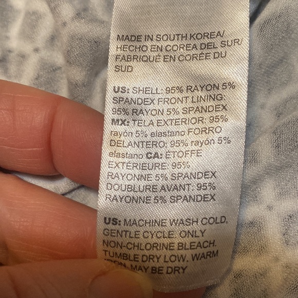 Chicos Navy/White Stretch Top, Size 2 - Picture 6 of 6